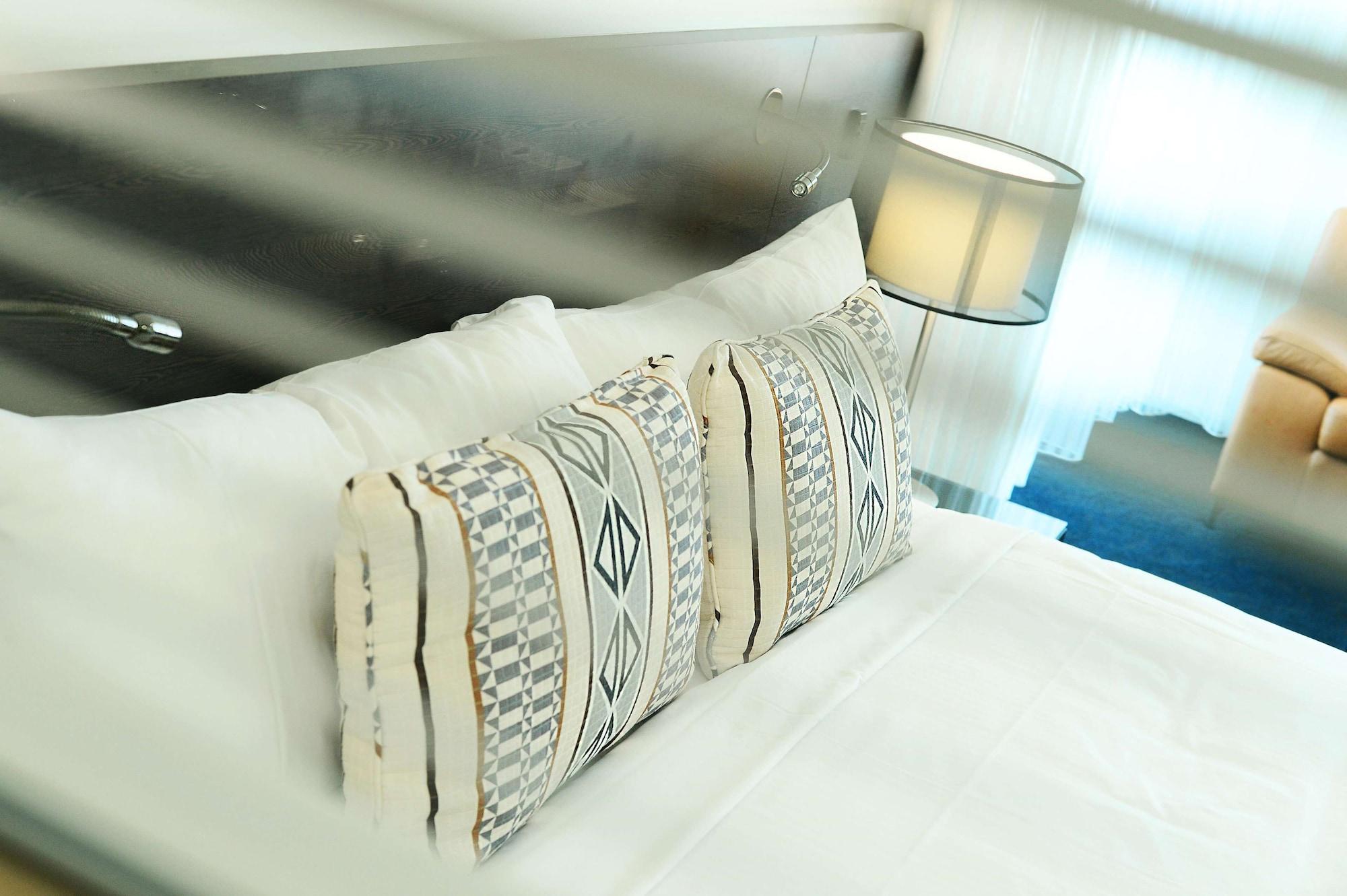 Oaks Gladstone Grand Hotel Экстерьер фото