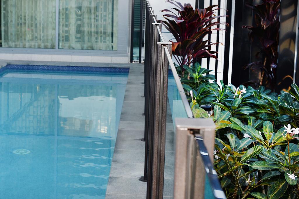 Oaks Gladstone Grand Hotel Экстерьер фото