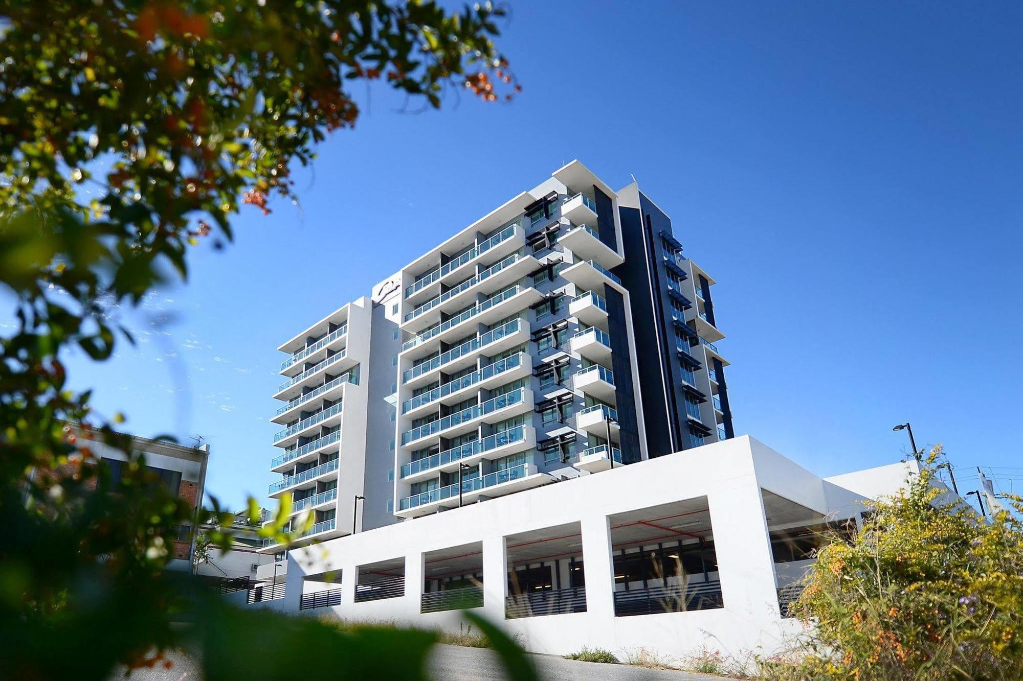 Oaks Gladstone Grand Hotel Экстерьер фото