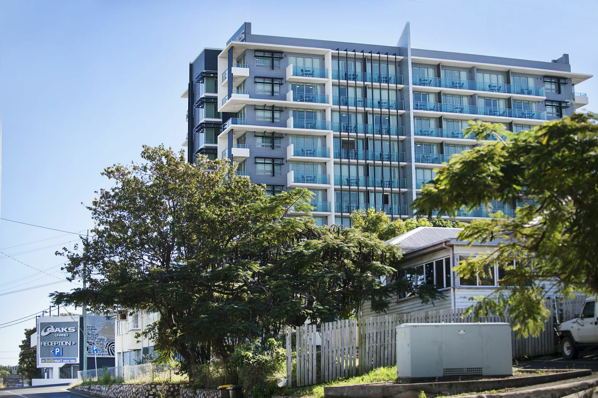 Oaks Gladstone Grand Hotel Экстерьер фото